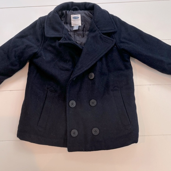 Old Navy Peacoat size 4t. Navy color. - Picture 1 of 2